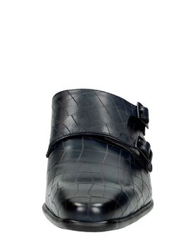 Herenschoenen gekleed